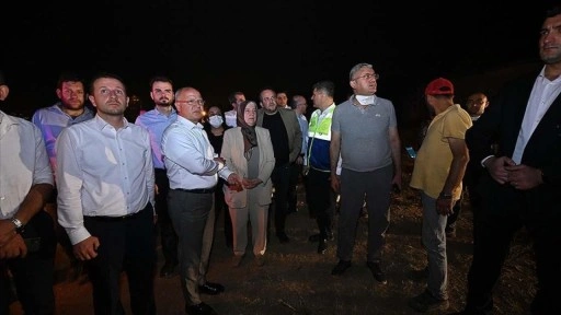 AK Parti heyeti Gürsu ve Kestel arasındaki yangın bölgesinde incelemelerde bulundu