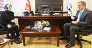 AK Parti İstanbul Milletvekili Rümeysa Kadak İhlas Kolejini ziyaret etti