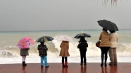 Akdeniz'de 3 il için şiddetli yağış ve fırtına uyarısı