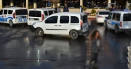 Aksaray'da 3 kişi polis memurunu kurşun yağmuruna tuttu