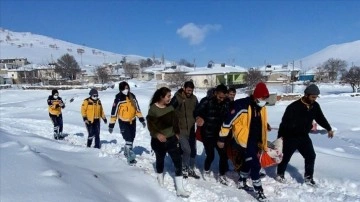 Aksaray'da ekipler köyde mahsur kalan hasta için seferber oldu