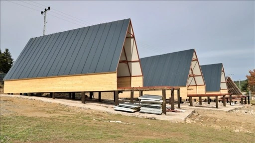 Alaçam Belediyesi personel maaşını ürettiği bungalovlarla ödüyor