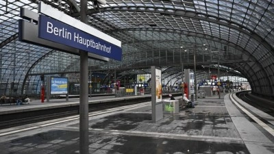 Alman Demir Yolları, t&uuml;m tren istasyonlarında alkol t&uuml;ketimini yasaklıyor