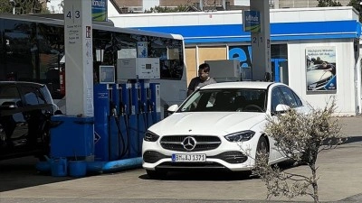 Almanlar ara&ccedil;larına daha ucuz yakıt almak i&ccedil;in Polonya&rsquo;ya gidiyor