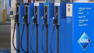 Almanya'da akaryakıttaki yeni d&uuml;zenlemenin ilk g&uuml;n&uuml;nde fiyatlar y&uuml;kseldi