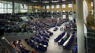 Almanya'da h&uuml;k&uuml;met, ekonomik reform paketini kamuoyuyla paylaştı