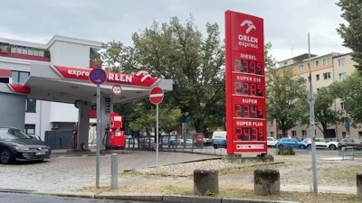 Almanya'da motorin fiyatları hızlı y&uuml;kselişini s&uuml;rd&uuml;r&uuml;yor