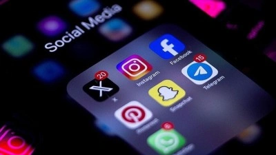 Almanya'da uzmanlardan &ccedil;ocuklar i&ccedil;in sosyal medya d&uuml;zenlemesi &ccedil;ağrısı