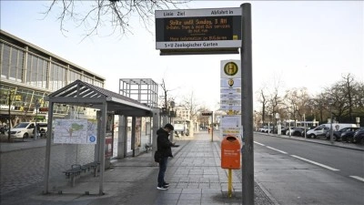 Almanya'da yeni grev dalgası toplu ulaşımı fel&ccedil; etti