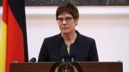 Almanya Savunma Bakanı, Rusya’ya karşı ekonomik yaptırımlar önerdi