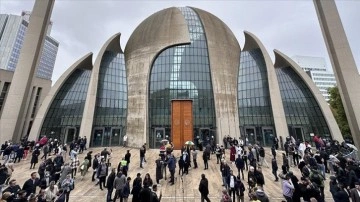 Almanya'da DİTİB Köln Camisi’nde ilk kez hoparlörden 'cuma ezanı' okundu