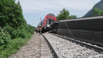 Almanya'da meydana gelen tren kazasında 4 kişi öldü