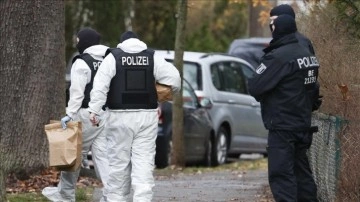 Almanya‘da polis, elinde bıçak olan bir kişiyi öldürdü
