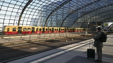 Almanya'da toplu taşıma çalışanları greve gidecek