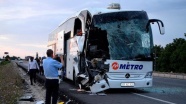 Amasya'da yolcu otobüsü tıra çarptı: 23 yaralı