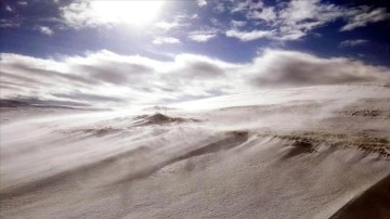 Amasya'nın yüksek kesimlerine kar yağdı