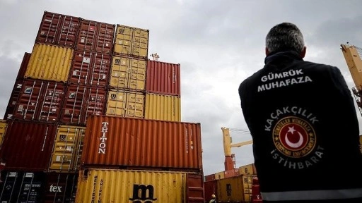 Ambarlı Limanı'nda piyasa değeri 94 milyon lira olan 394 bin paket kaçak sigaraya el konuldu