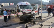 Ambulans ile ticari araç çarpıştı: 7 yaralı