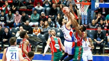 Anadolu Efes ile Pınar Karşıyaka arasındaki play-off yarı final serisi yarın başlayacak