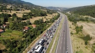 Anadolu Otoyolu'nda trafik yoğunluğu yaşanıyor