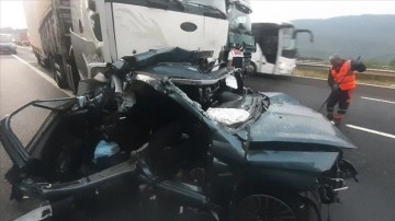 Anadolu Otoyolu'ndaki zincirleme trafik kazasında 3 kişi öldü