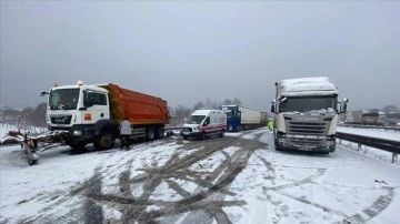 Anadolu Otoyolu'nun Düzce kesimi kaza nedeniyle ulaşıma kapandı