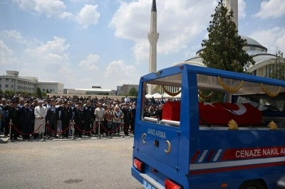 Ankara'da kaza kırıma uğrayan helikopterde hayatını kaybeden pilot son yolculuğuna uğurlandı
