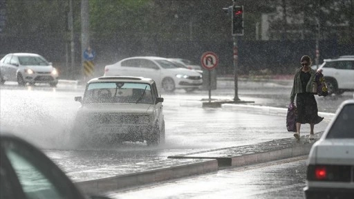Ankara'da sağanak ve fırtına etkili oldu