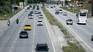 Ankara-Kırıkkale kara yolunda bayram dönüşü yer yer yoğunluk yaşanıyor