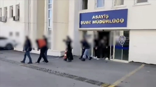 Ankara merkezli 9 ilde dolandırıcılık operasyonlarında g&ouml;zaltına alınan 25 kişi tutuklandı