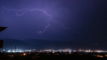 Ankara ve Isparta için gök gürültülü sağanak uyarısı