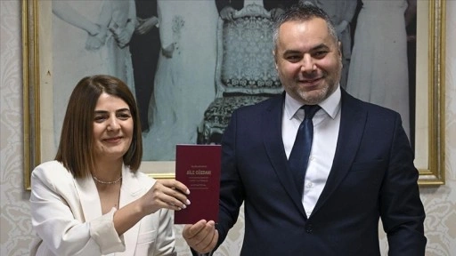 Ankaralı çift nikahını "11.11"e denk getirdi