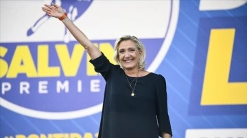 Ankete göre Fransa'da aşırı sağ, Avrupa Parlamentosu seçimlerinde büyük başarı elde edebilir