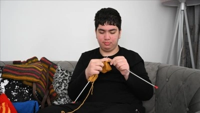 Anneannesini izleyerek &ouml;rg&uuml; &ouml;ğrenen otizmli Musa kendi d&uuml;kkanını a&ccedil;mayı hedefliyor