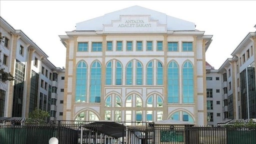 Antalya Büyükşehir Belediyesine yönelik soruşturmada gözaltına alınan 8 şüpheliden 2'si tutukla