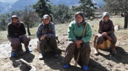 Antalya&#039;da 11 kız kardeşli 70 yaşındaki kadının 62 yıllık çobanlık hikayesi ilgi çekiyor