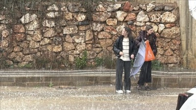 Antalya'da 7 il&ccedil;ede olumsuz hava koşulları nedeniyle eğitime bir g&uuml;n ara verildi