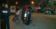 Antalya’da akıl almaz kaza! Minibüsün üzerine otomobil düştü