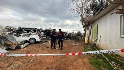 Antalya'da bir konteynerde &ccedil;ıkan yangında 5'i &ccedil;ocuk 6 kişi &ouml;ld&uuml;