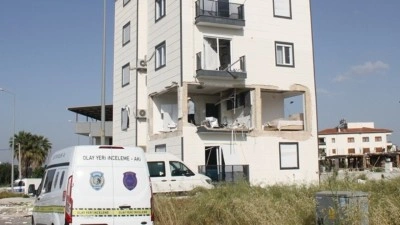 Antalya'da gaz sıkışması sebebiyle evdeki patlamada 1 kişi yaralandı