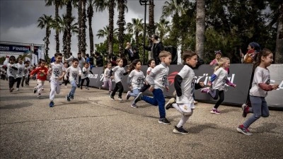 Antalya'da Runtalya Maratonu kapsamında "Minik Adımlar Koşusu" d&uuml;zenlendi