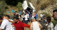 Antalya'da tur otobüsü şarampole yuvarlandı: 2 ölü