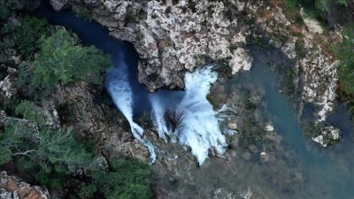Antalya'daki G&uuml;ver Şelalesi yağışlarla yeniden canlandı