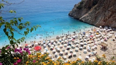 Antalya'daki Kaputaş Plajı'nda 'Dumansız Sahil' uygulaması başladı