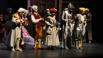 Antalya Devlet Opera ve Balesi 'Sevil Berberi'ni sahneledi