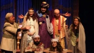 Antalya Devlet Tiyatrosu 'Herkes İçin Keloğlan' oyununun prömiyerini yaptı