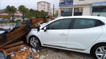 Antalya, Eskişehir, Denizli'de fırtına ve sağanak etkili oluyor