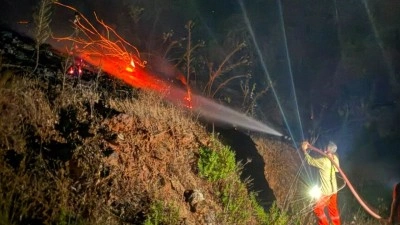 Antalya'nın Gazipaşa il&ccedil;esinde &ccedil;ıkan orman yangını kontrol altına alındı