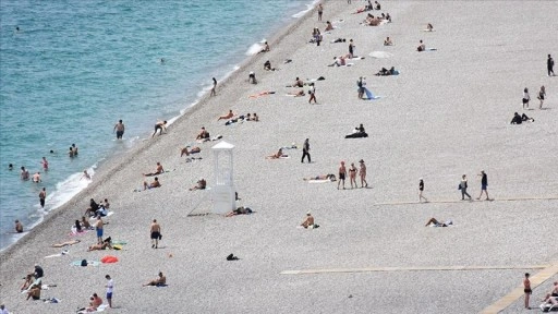 Antalya ve Muğla sahillerinde güneşli hava yoğunluğu