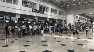 Antalya'da hava yolu trafiği, salgın öncesi döneme yaklaştı